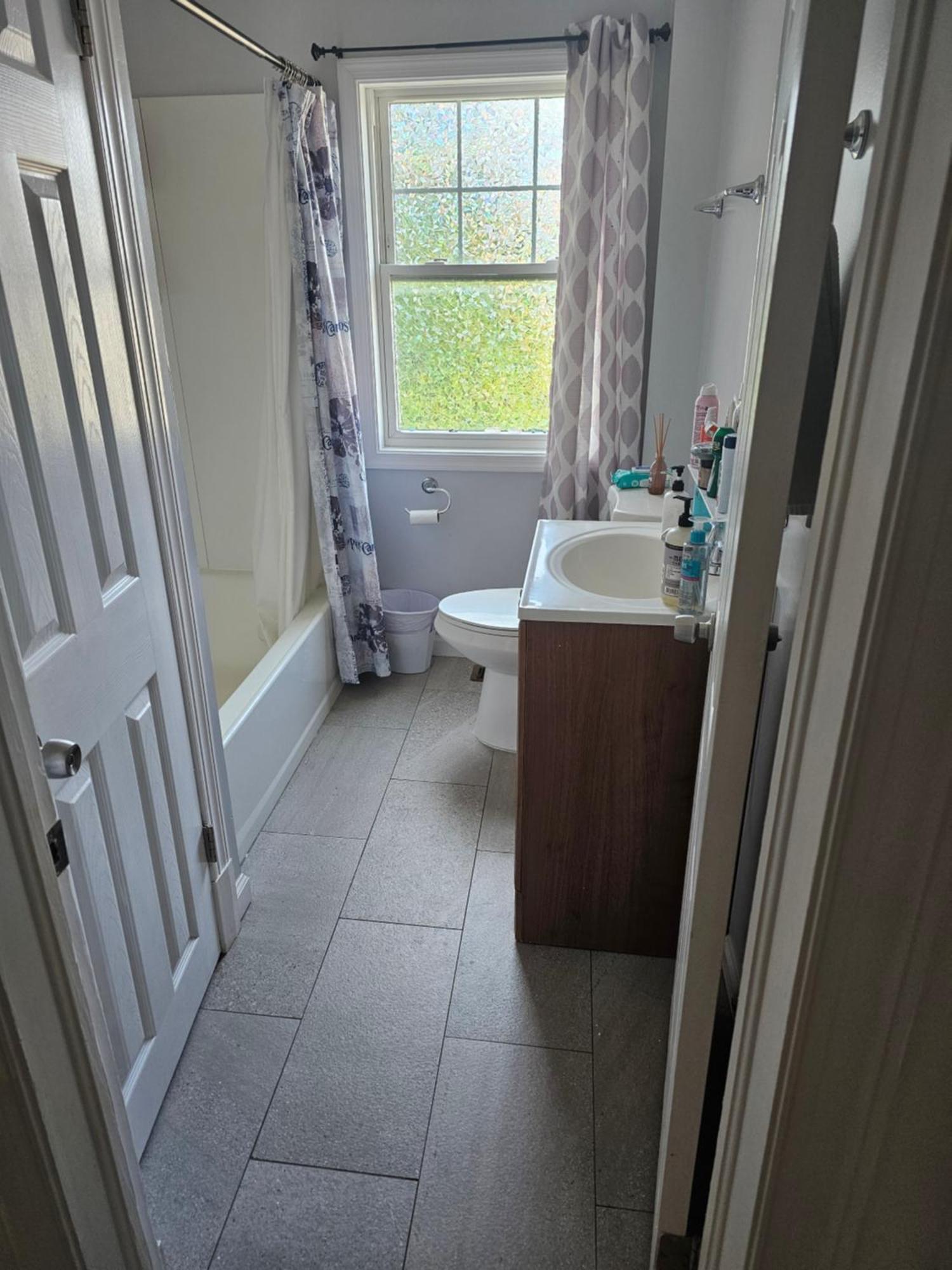 Small Cozy Room, Shared Bathroom Homestay
